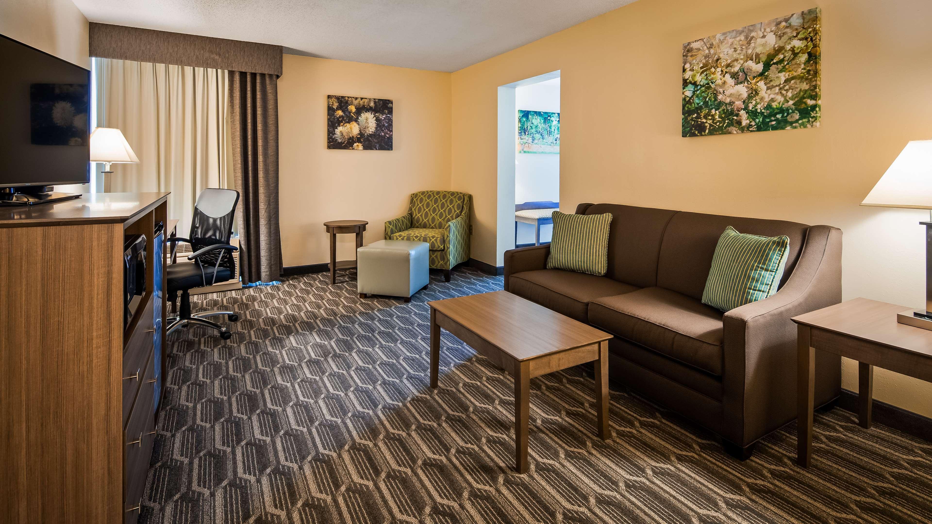 Best Western Plus Yadkin Valley Inn & Suites Jonesville Kültér fotó