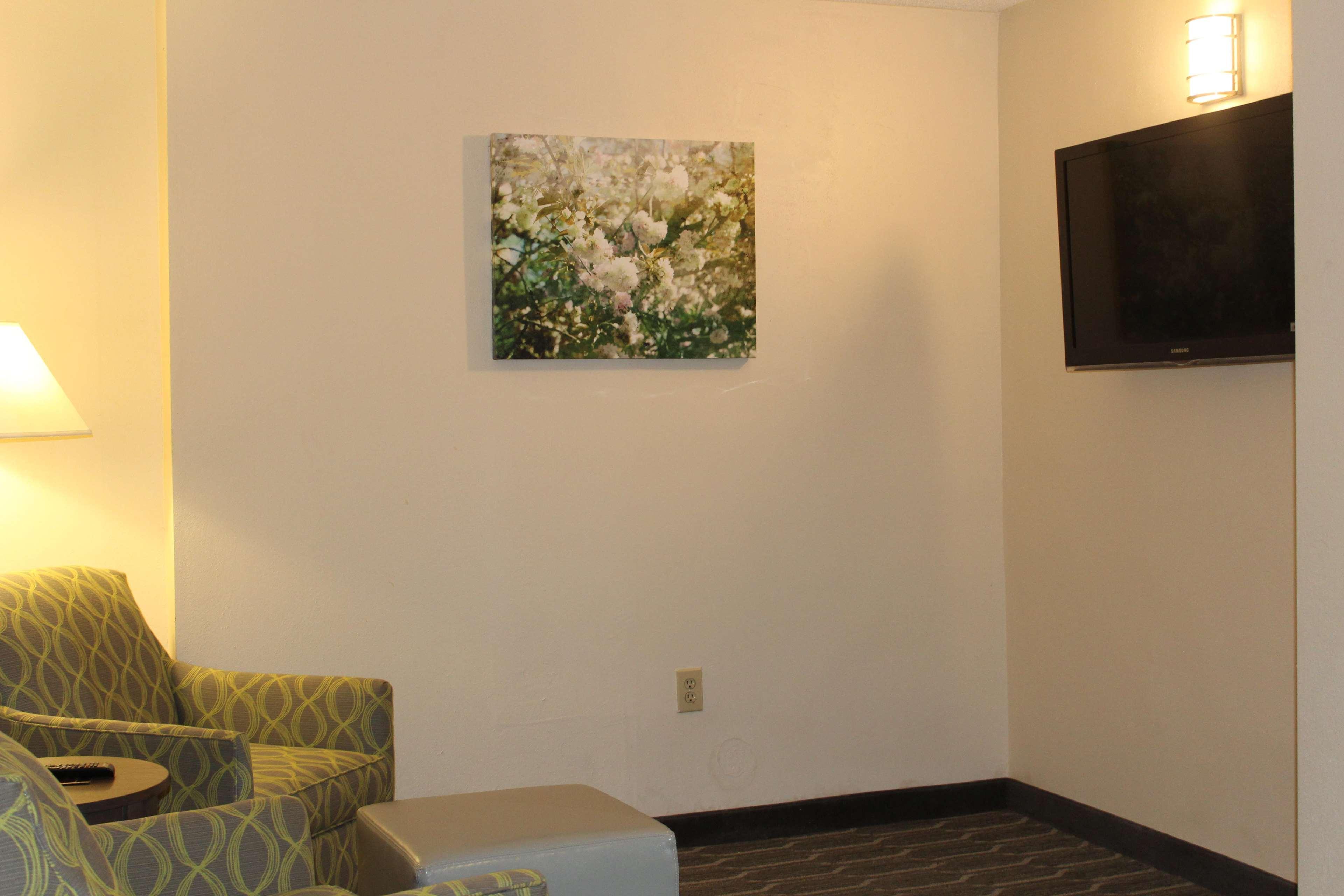 Best Western Plus Yadkin Valley Inn & Suites Jonesville Kültér fotó