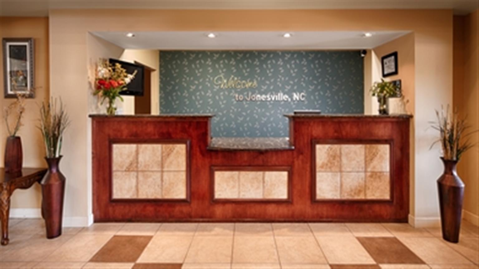 Best Western Plus Yadkin Valley Inn & Suites Jonesville Kültér fotó