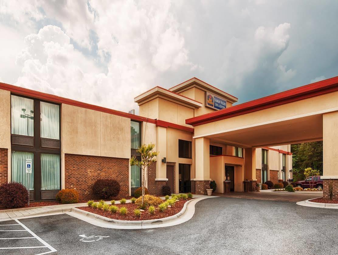 Best Western Plus Yadkin Valley Inn & Suites Jonesville Kültér fotó