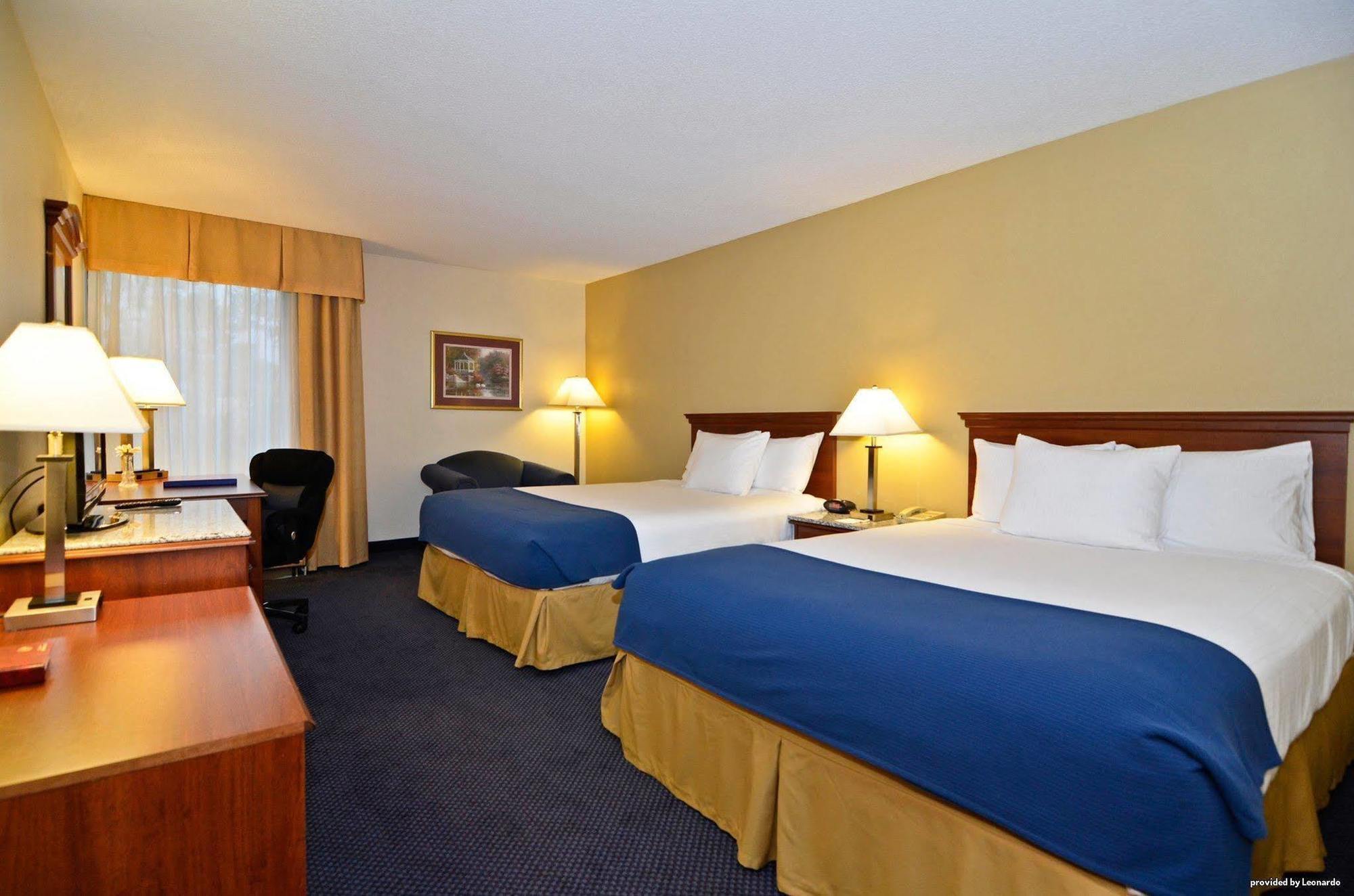Best Western Plus Yadkin Valley Inn & Suites Jonesville Kültér fotó
