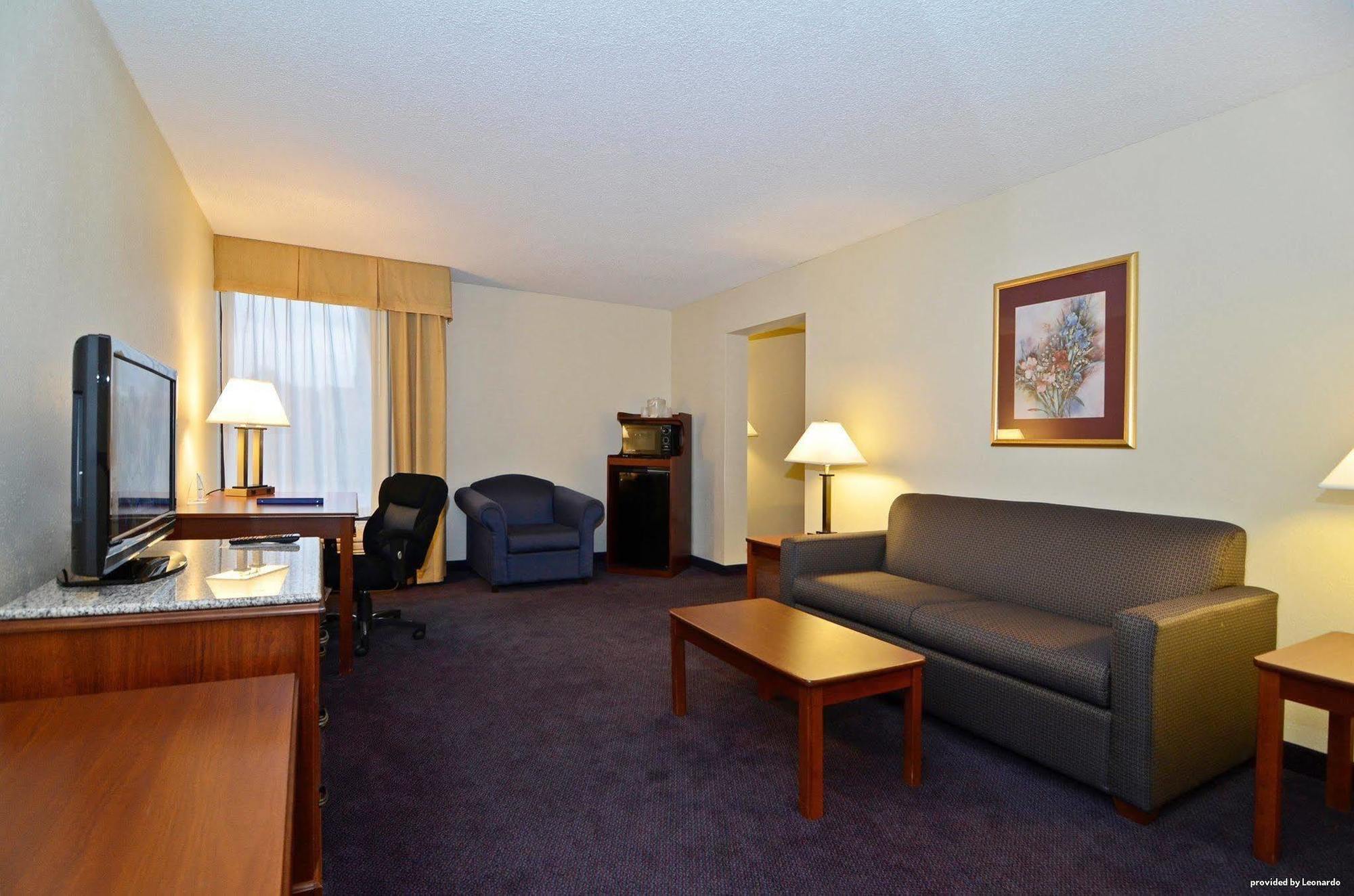Best Western Plus Yadkin Valley Inn & Suites Jonesville Kültér fotó