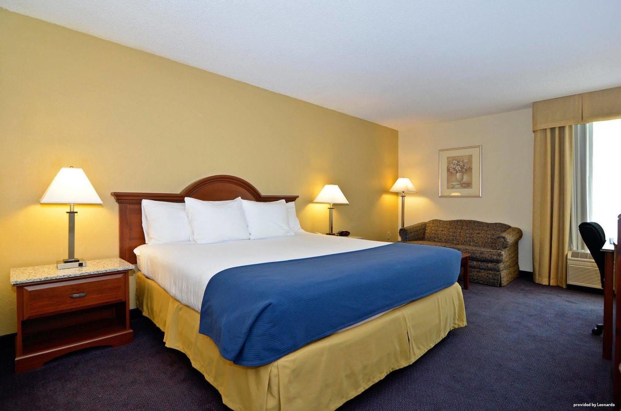 Best Western Plus Yadkin Valley Inn & Suites Jonesville Kültér fotó