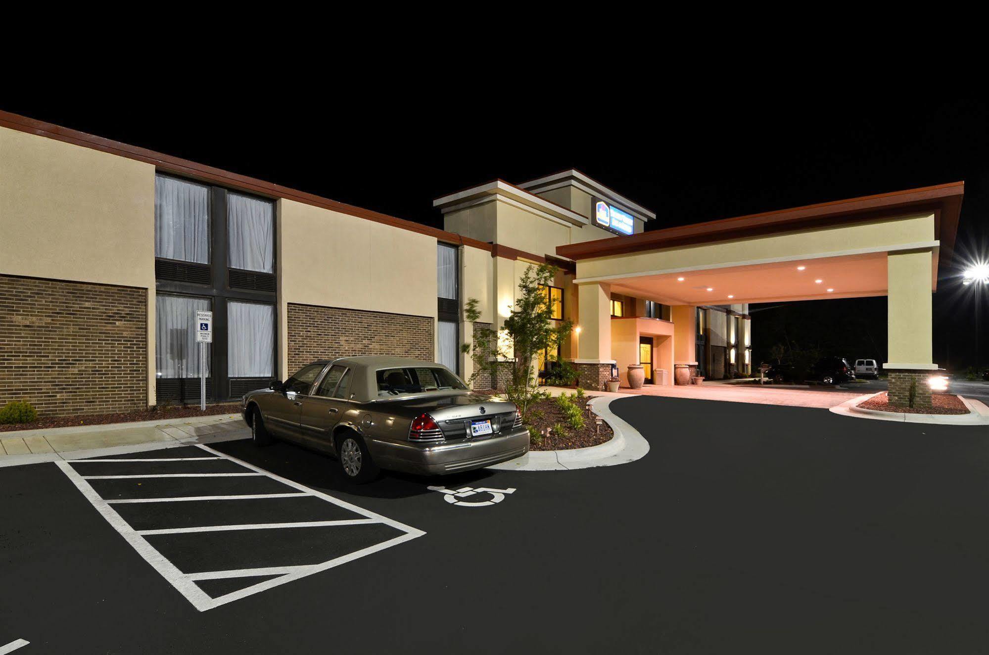 Best Western Plus Yadkin Valley Inn & Suites Jonesville Kültér fotó