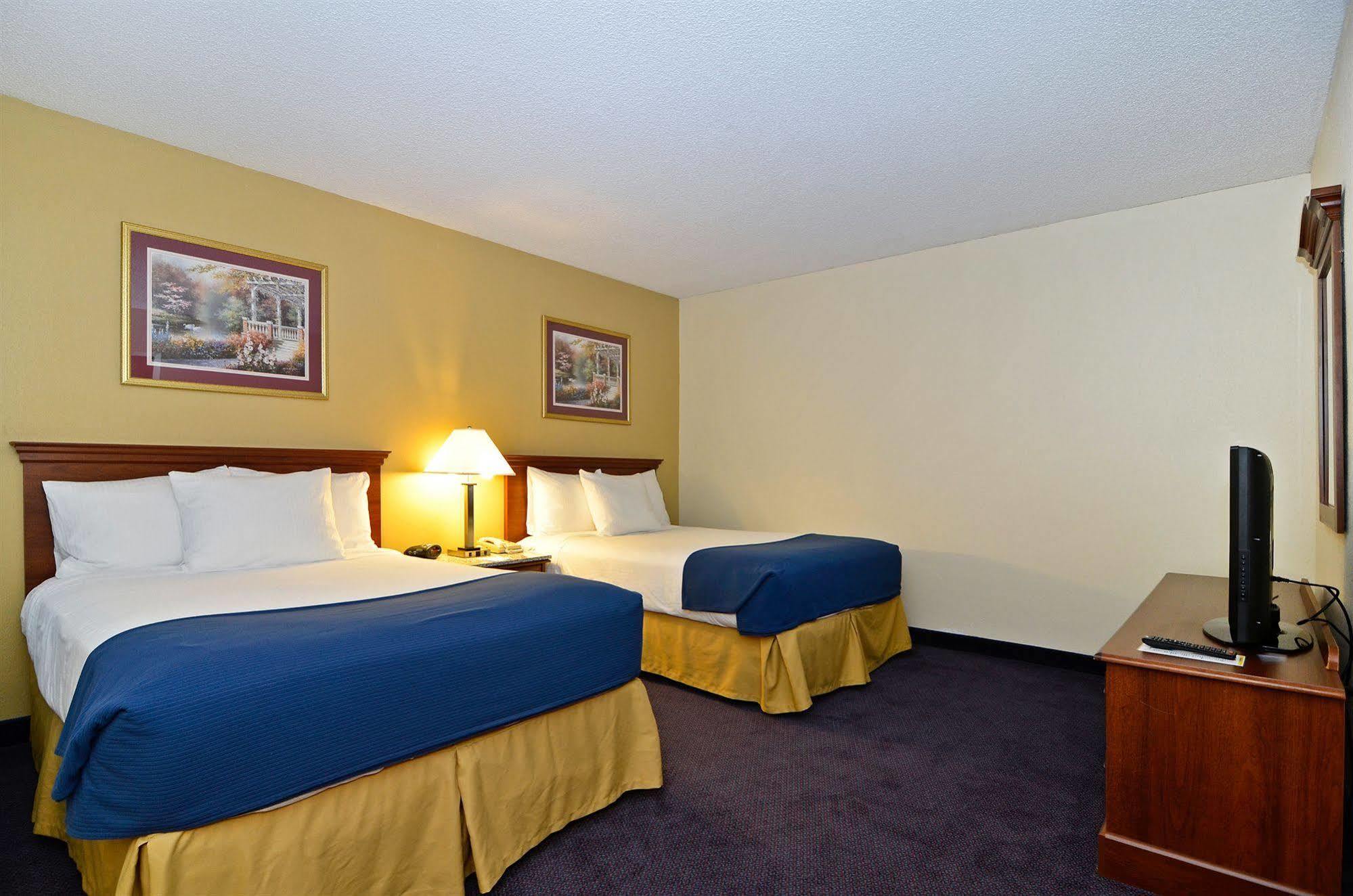 Best Western Plus Yadkin Valley Inn & Suites Jonesville Kültér fotó