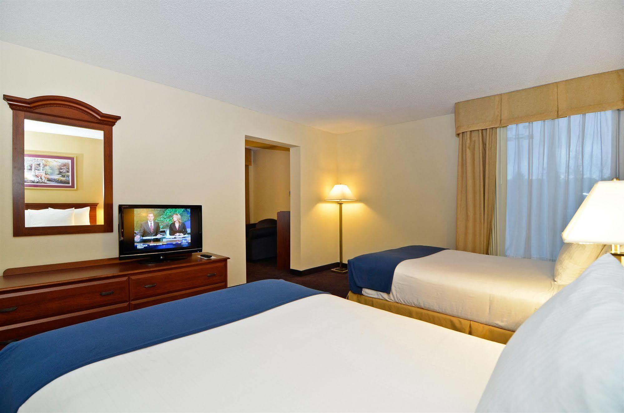 Best Western Plus Yadkin Valley Inn & Suites Jonesville Kültér fotó