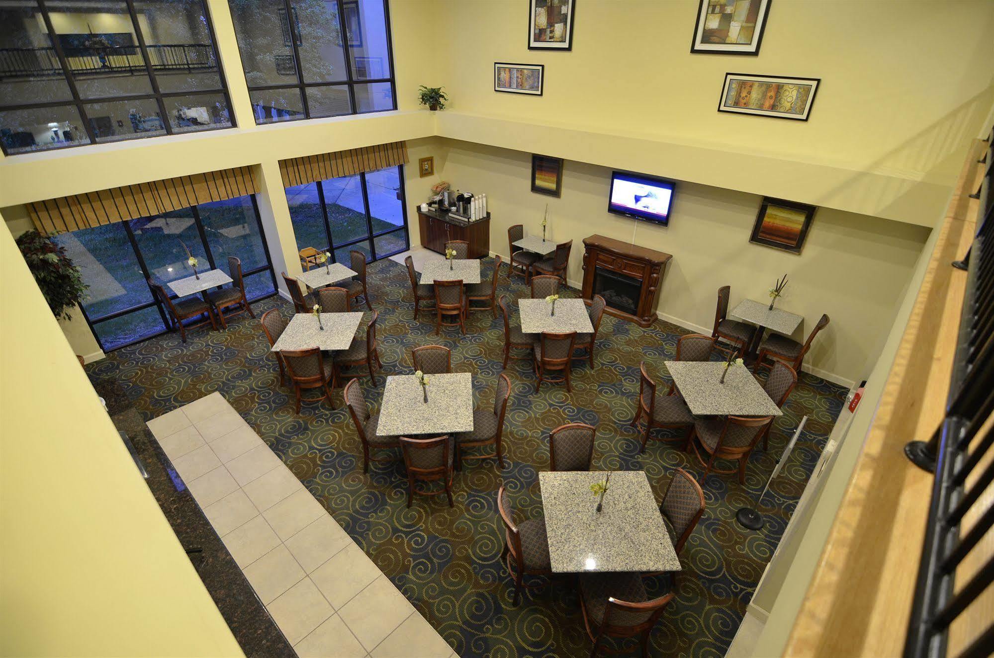 Best Western Plus Yadkin Valley Inn & Suites Jonesville Kültér fotó